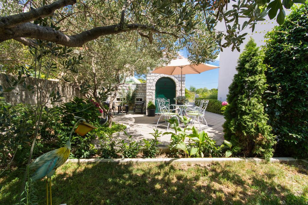 Apartment Lorenzo Trogir Exterior foto