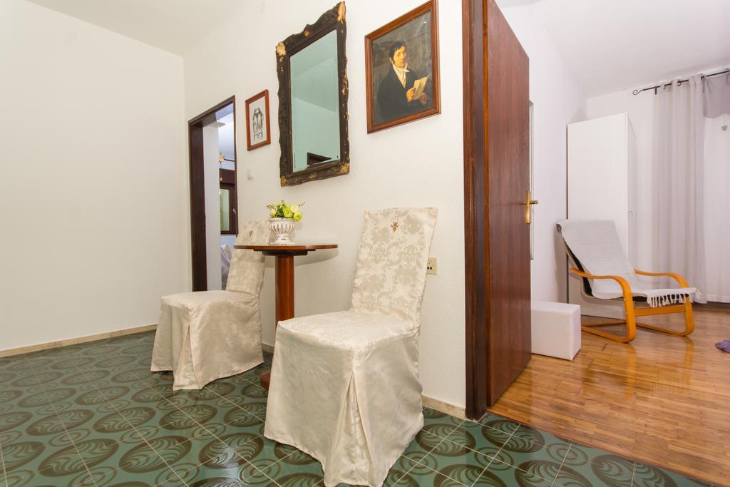 Apartment Lorenzo Trogir Exterior foto