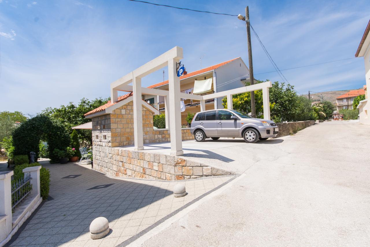 Apartment Lorenzo Trogir Exterior foto